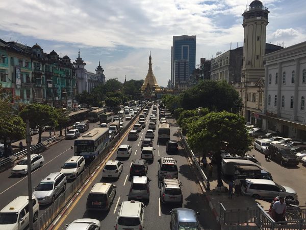 Stadtverkehr in Rangun