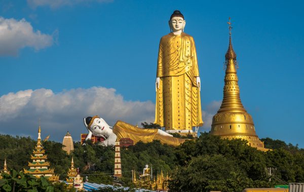 Laykyun Sekkya in Monywa: Der stehende Buddha ist der zweitgrößte der Welt.