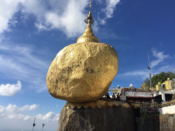 Golden Rock in Myanmar - Die Pilgerstätte Nummer 1 in Burma.