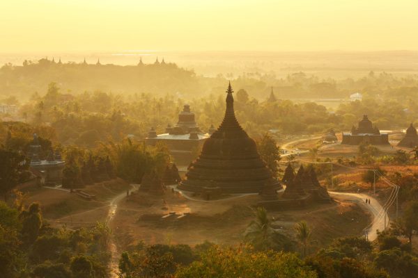 Sonnenuntergang über dem Ratanabon Paya in Mrauk-U, Myanmar. (Shutterstock.com)