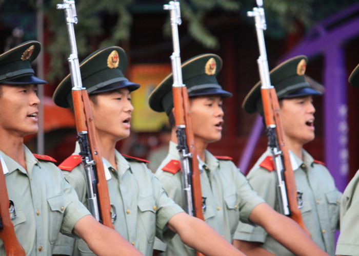Soldaten in der Verbotenen Stadt in Peking / China.