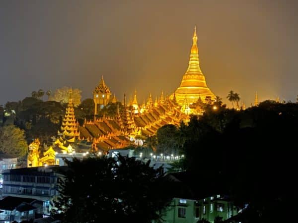 Die Shwedagon Pagode in Yangon